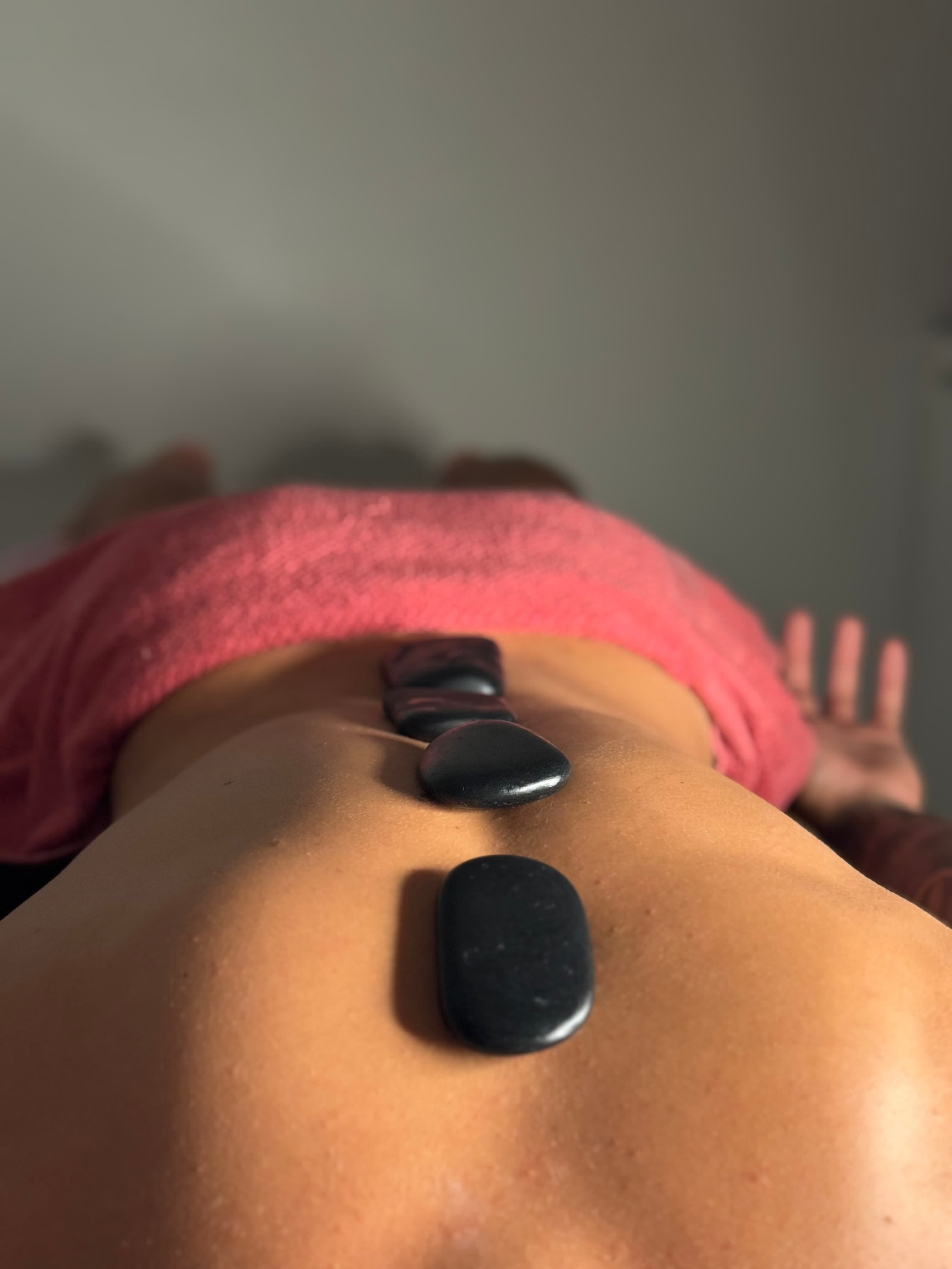 Massagem com Pedras Quentes 1